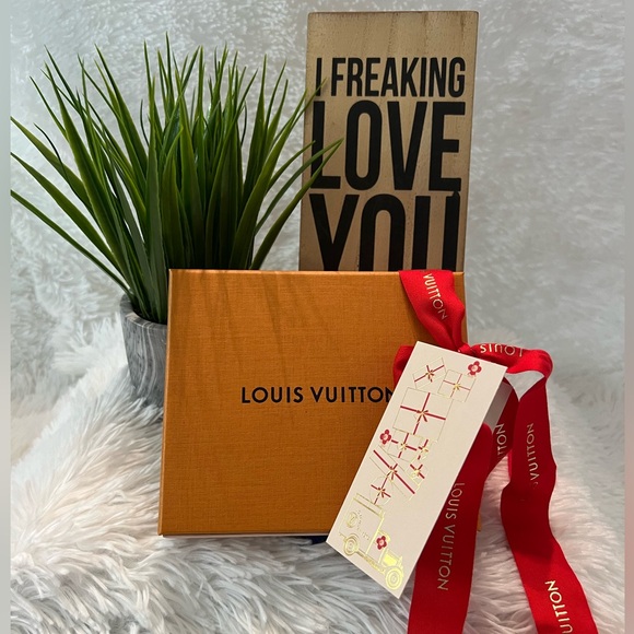 Authentic Louis Vuitton Small Gift Box, Holiday Ribbon and Holiday Gift Card - Picture 2 of 11